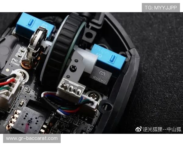 如何解决打游戏时鼠标不小心移到副屏上的问题及其有效避免方法